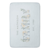 Romantic Dusty Blue Floral Family Monogram Badematte (Vorderseite Vertikal)