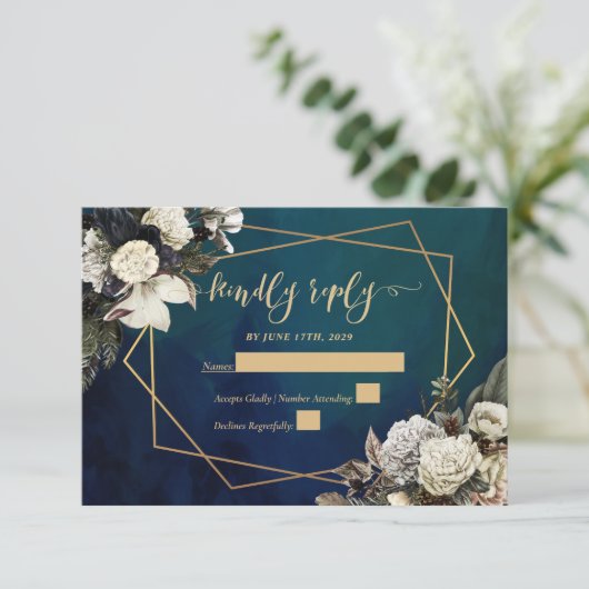 Romantic Floral Gold Wreath Wedding RSVP Karte (Stehend Vorderseite)