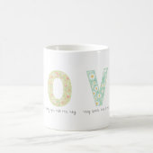 Romantic Floral LOVE Initial Acrostic Design Kaffeetasse (Mittel)