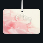 Romantic Glass Hearts Rose Petals Autolufterfrischer<br><div class="desc">Elegante und romantische Illustration mit zwei Glasherzen auf einem Bett mit weißen rosa Rosenblättern.</div>