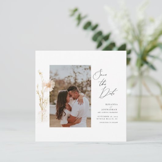 Romantic Gold and Blush Pressed Flowers Photo Einladung (Stehend Vorderseite)