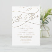 Romantic Gold Calligraphy Mr & Mrs. Wedding Einladung (Stehend Vorderseite)