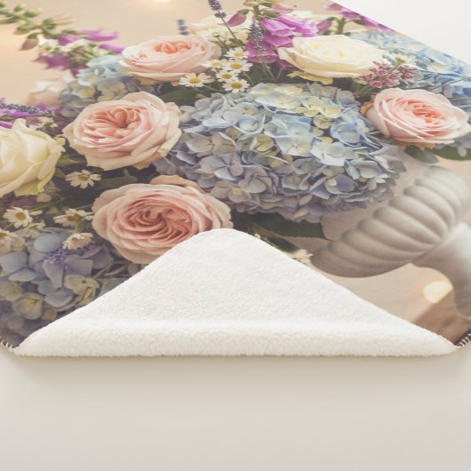 Romantic Hydrangea and Rose Bouquet Sherpadecke (3/4)