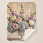 Romantic Hydrangea and Rose Bouquet Sherpadecke (Vorderseite)