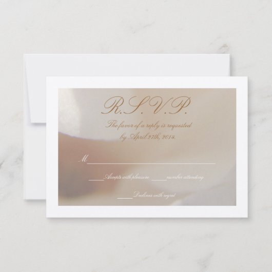 Romantic Ivory Magnolia 2 Wedding RSVP Karte (Vorderseite)