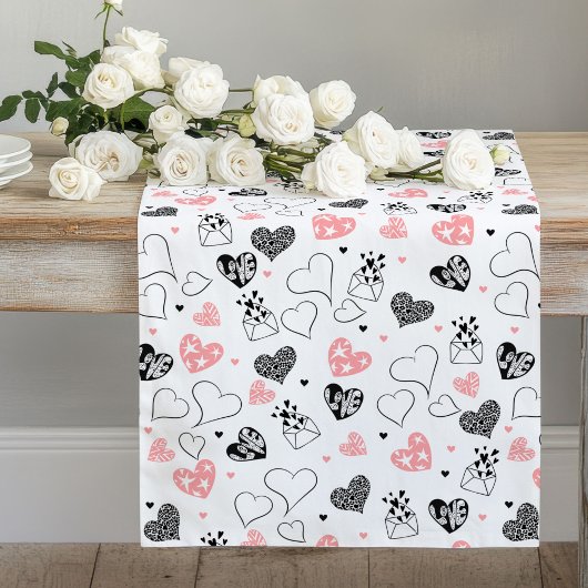 Romantic Love Gift Pink Black Heart Table Runner Großer Tischläufer