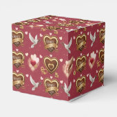 Romantic Maroon Pattern Doves Hearts Emblem Geschenkschachtel (Rückseite)