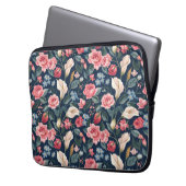 Romantic Navy Blue Floral Garden Pattern Laptopschutzhülle (Vorderseite Links)