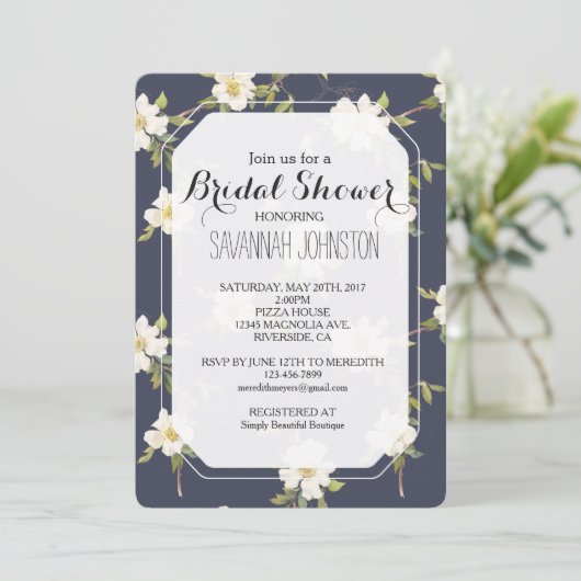 Romantic Navy Blue White Floral Bridal shower Einladung (Stehend Vorderseite)