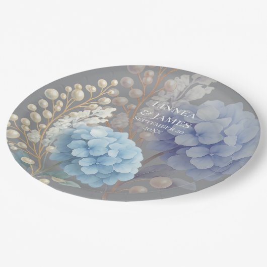 Romantic Pearl Hydrangea Blue Waterercolor Wedding Pappteller (Schrägansicht)