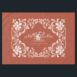 Romantic Red Rust Shabby Chic Mr. Wedding Tischdecke<br><div class="desc">Das Tischtuchdesign "Mr. & Mrs." besticht durch eine wunderschöne Aquarellkunst mit einem weißen Blumenrahmen auf einem warmen,  erdigen roten Hintergrund. Einfach mit dem Nachnamen des Paares und einem besonderen Datum für eine personalisierte Touch anpassen,  die dem Zuhause- oder Hochzeitsempfang eines Neuvermählten eine romantische Note verleiht.</div>