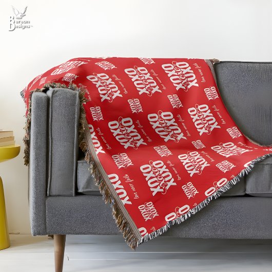 Romantic Red XOXO Love Never Fails Valentines Decke