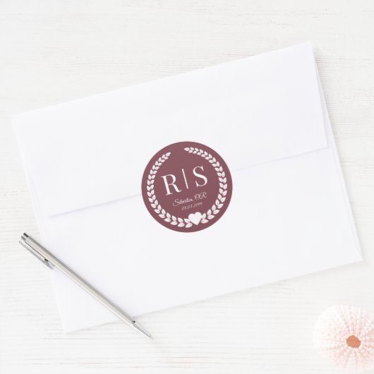Romantic Rosewood Wedding Monogram Initials Runder Aufkleber (Umschlag)