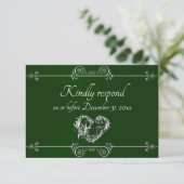 Romantic Silver Scroll Heart on Emerald RSVP Karte (Stehend Vorderseite)