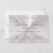 Romantic Silver Scroll Heart on Plum RSVP Karte (Rückseite)