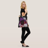 Romantik Dark Florals Personalisiert Tasche (Am Model)
