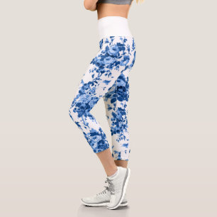 Romantische antike Vintage Rose blau auf Weiß Capri Leggings