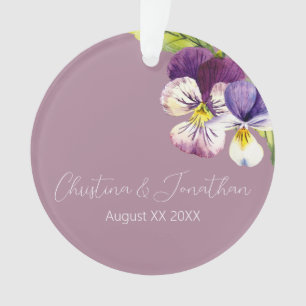 Romantische Aquarell-Veilchen auf Lila Ornament