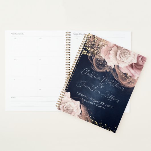 Romantische Aquarellfarben-Rose auf Moody Blue Wed Planer (Anzeige)
