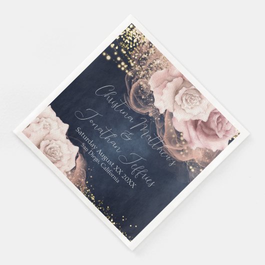 Romantische Aquarellfarben-Rose auf Moody Blue Wed Serviette (Ecke)