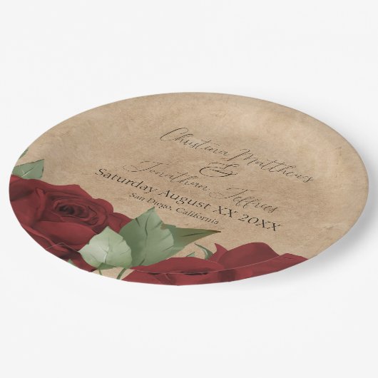 Romantische Aquarellfarben-Rote Rosen auf rustikal Pappteller (Schrägansicht)