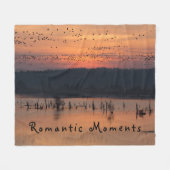 Romantische Augenblicke Vögel bei Sonnenaufgang Fo Fleecedecke (Vorderseite (Horizontal))