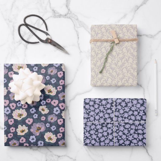 Romantische blaue und violette florale Hochzeitsdu Geschenkpapier Set (Vorderseite)