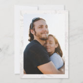 Romantische Blume Gold Wreath Foto Hochzeit Einladung (Rückseite)