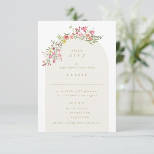 Romantische Blumen Dainty Digitale Hochzeit RSVP Einladung (Stehend Vorderseite)