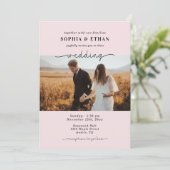 Romantische Blush Pink Foto Hochzeit Einladung (Stehend Vorderseite)