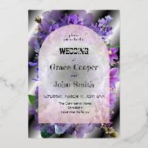 Romantische Blüte mit schwarzem und weißem Hinterg