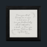 Romantische botanische Poesie Kalligraphie Erinnerungskiste<br><div class="desc">Das Design bietet ein romantisches Liebe Gedicht von Meisterpoet,  Pablo Neruda,  in einem whimsical Kalligraphie Skript,  umgeben von wunderschönen skizzierten botanischen Blumen. Ideal für Hochzeit,  Jubiläum,  frisch vermähltes Geschenk für dieses besondere Paar.</div>