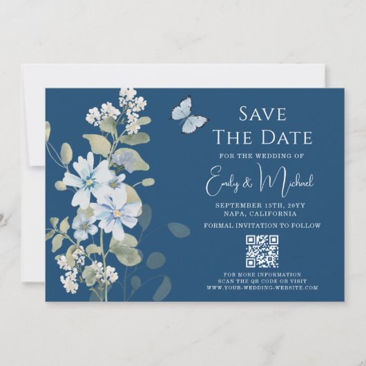 Romantische Dusty Blue Floral QR Code Hochzeit Save The Date (Vorderseite)