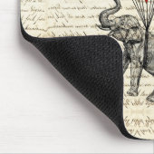 Romantische Elefanten & Herzblasen Mousepad (Ecke)