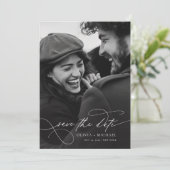 Romantische, elegante Script-Foto Hochzeit Save The Date (Stehend Vorderseite)
