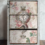 Romantische französische Rose, Clock & Filigree De Seidenpapier<br><div class="desc">Elegante romantische Vintage Collage mit rosa Rosen,  weißen filigranen Schriftrollen,  Vogel,  handgeschriebener Schrift und verzierter französischer Uhr auf grungeliger,  blumengeschmückter Basis.</div>