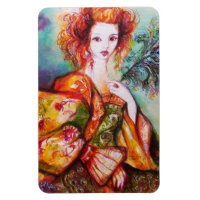 ROMANTISCHE FRAU MIT PEACOCK FEATHER
