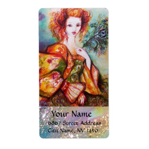 ROMANTISCHE FRAU MIT SPARKLING-PEACOCK-FEATHER