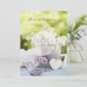 Romantische FrühlingsBlume Floral Lilac Save the D Date (Stehend Vorderseite)