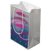 Romantische Fuchsia & Soft Pink Pinselstrich Mittlere Geschenktüte (Rückseite Schrägansicht)