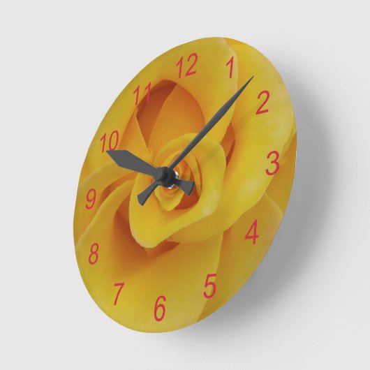 Romantische Gelbe Rosenblätter Runde Wanduhr (Winkel)