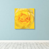 Romantische gelbe Rosentropfen Leinwanddruck (Insitu (Holzboden))