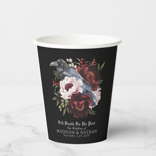 Romantische gotische Wasserfarbenraven-Hochzeit Pappbecher (Vorderseite)