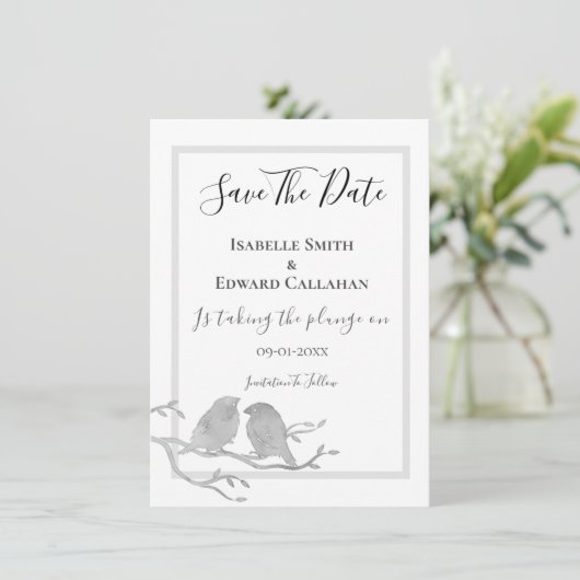 Romantische graue Wasserfarbenvögel auf Zweithochz Save The Date (Stehend Vorderseite)