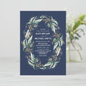 Romantische Grünanlage Wreath Navy Blue Hochzeit i Einladung (Stehend Vorderseite)