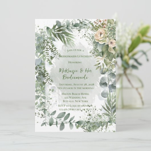 Romantische grüne Beige Peony Bridesmaids Luncheon Einladung (Stehend Vorderseite)