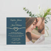 Romantische Hochzeit des blauen Fotos Einladung (Stehend Vorderseite)