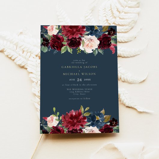 Romantische Hochzeit des Burgund Navy Blush Floral Einladung