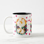 Romantische Hochzeitscoupe Zwei-Tonen-Tasse Zweifarbige Tasse<br><div class="desc">Beginnen Sie jeden Morgen mit einem Schluck Romantik! Diese hochwertige zweifarbige Tasse zeichnet sich durch eine atemberaubende Abbildung eines liebevollen Ehepaares, strahlende Hochzeitsringe und üppige Blumenakzente aus - die alle in einem kühlen, semirealistischen Vektordesign gestaltet sind, das auf jeder Farbkombination atemberaubend aussieht. Ob Hochzeit, Verlobung oder Jubiläum, diese Tasse macht...</div>