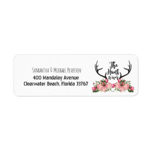 Romantische Jagd ist über rustikale Antler Floral